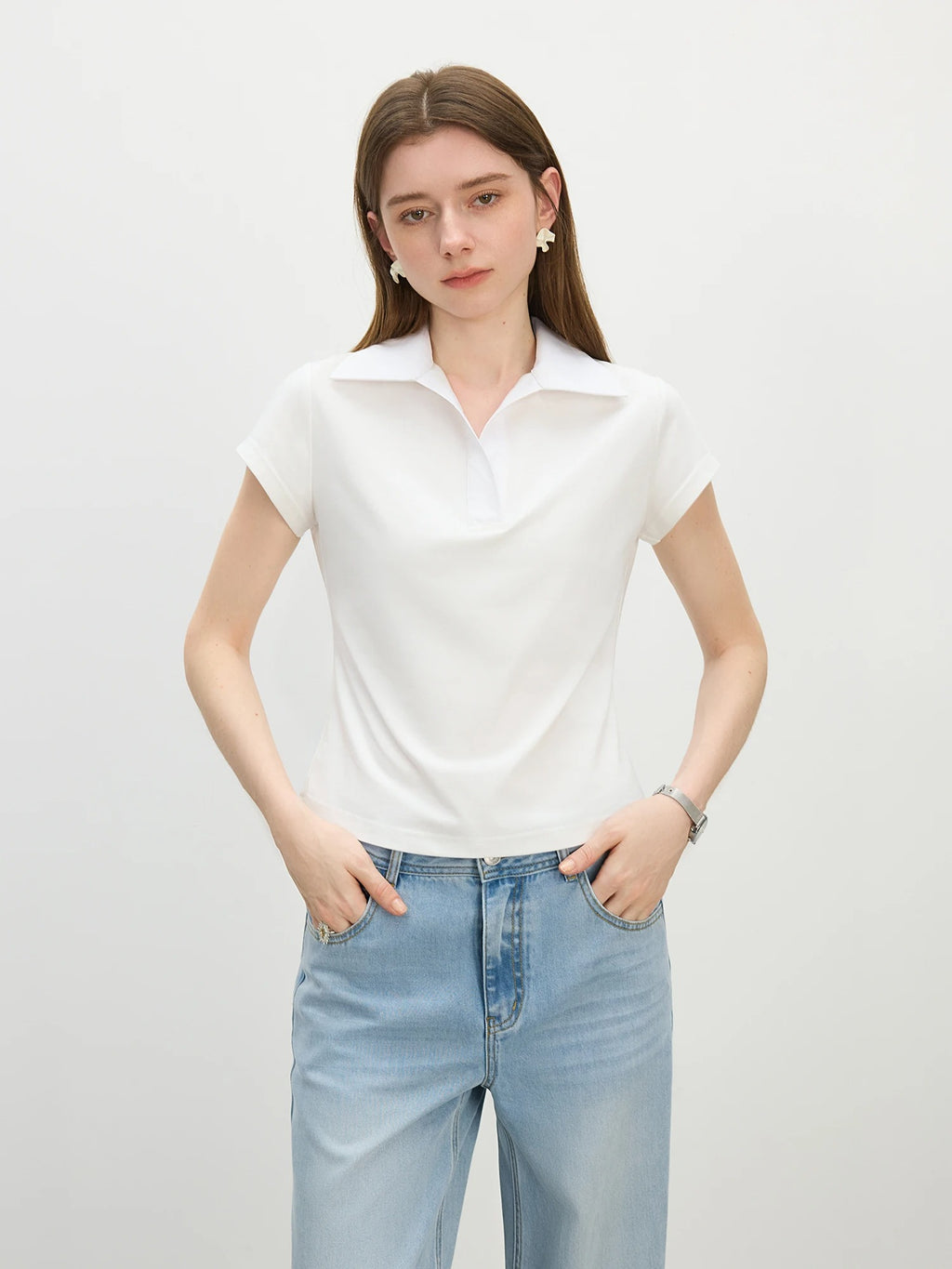 Clea – V-Neck Polo Tee