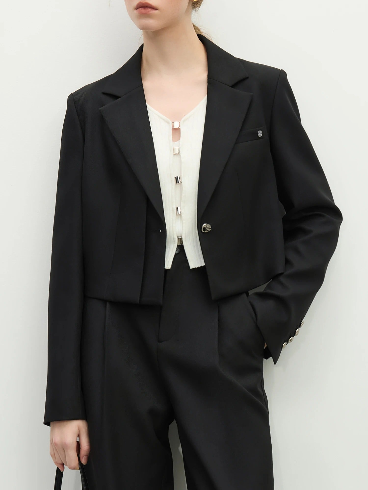 Noiré – Tailored Wide-Leg Trousers