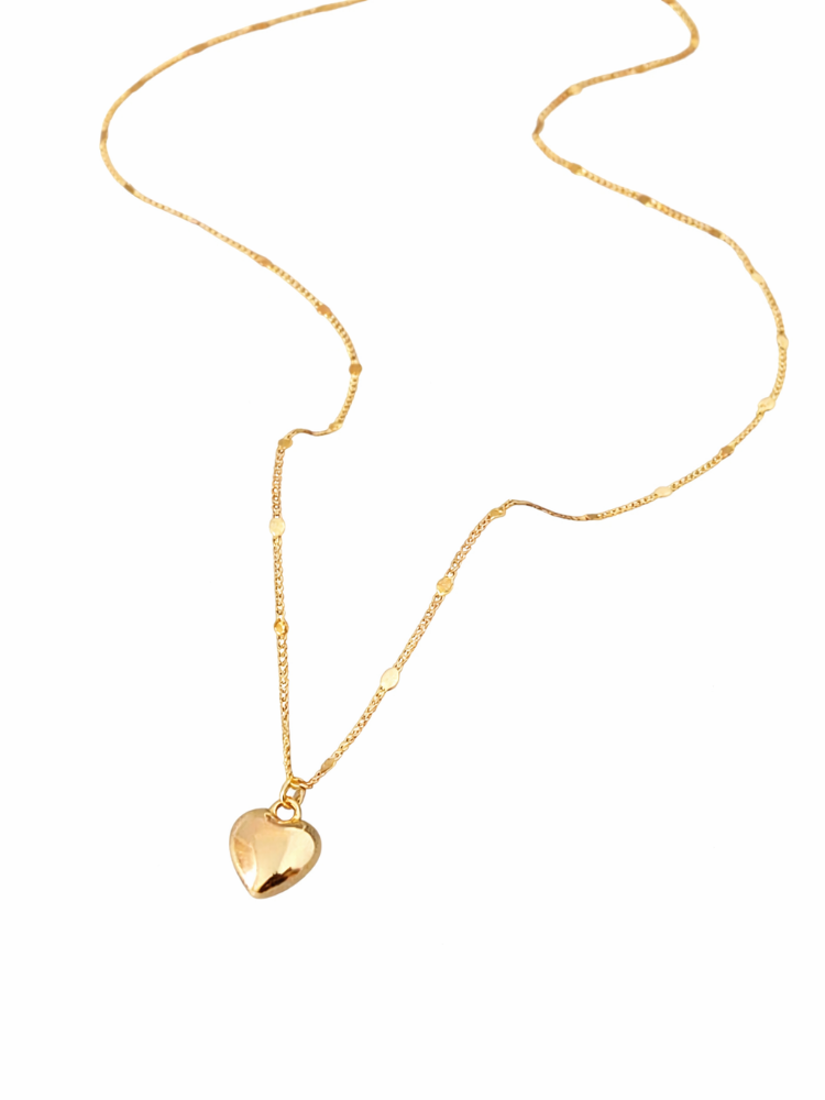 Amora – Heart Pendant Necklace