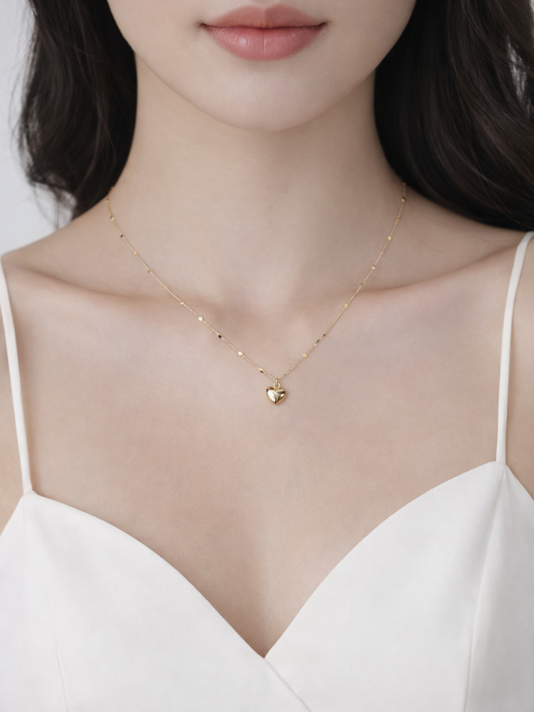 Amora – Heart Pendant Necklace